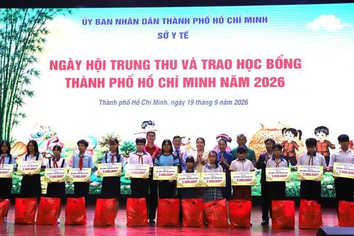 Mang trung thu yêu thương đến với trẻ em có hoàn cảnh khó khăn