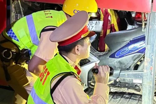 Kiểm tra xe khách chở 15 xe máy, phát hiện 2 chiếc liên quan vụ trộm cắp