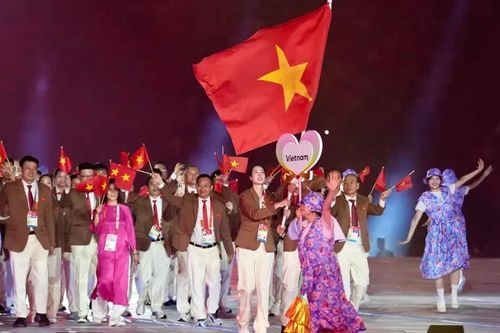 Ngọn lửa ASIAD 2026 bừng sáng, thể thao Việt Nam rạng rỡ trong ngày khai hội