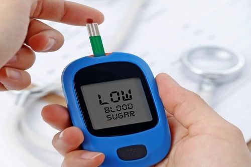 Điều trị đái tháo đường quá tay, người cao tuổi dễ rơi vào hạ đường huyết