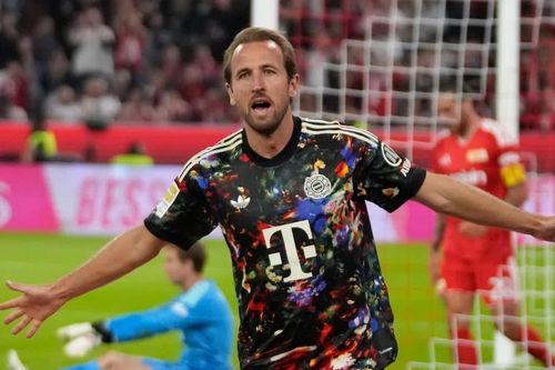 Harry Kane phá kỷ lục 49 năm ở Bundesliga