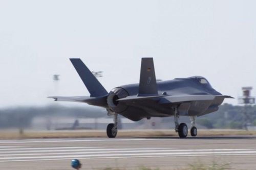 Đức tiếp nhận chiếc máy bay tiêm kích tàng hình F-35 đầu tiên của Mỹ