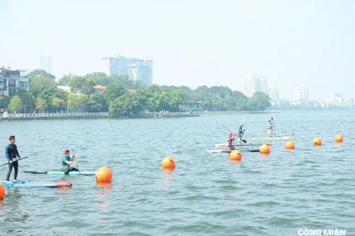 Hà Nội tổ chức Giải bơi chải thuyền Rồng và Ván SUP mở rộng tại hồ Tây