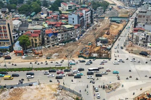 Hà Nội phân luồng giao thông phục vụ thi công cầu vượt La Thành