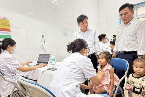 Đề xuất Quỹ BHYT chi trả tối đa 200.000 đồng khám sức khỏe đầu năm học cho trẻ dưới 6 tuổi
