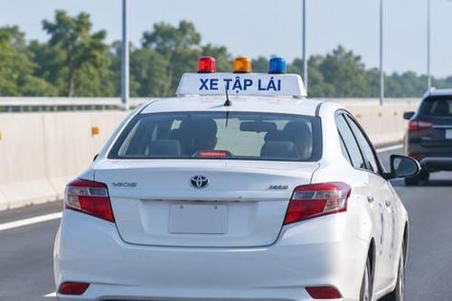 'Siết' đào tạo lái xe, không cho học viên tập lái tại làn số 1 trên cao tốc