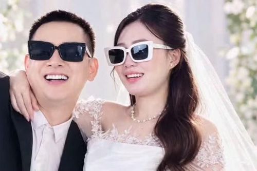 Hoài Lâm thông báo cưới