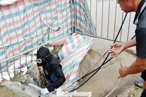 Vụ nam sinh bị nước cuốn xuống cống tử vong ở Hà Nội: Cơ quan điều tra cần vào cuộc