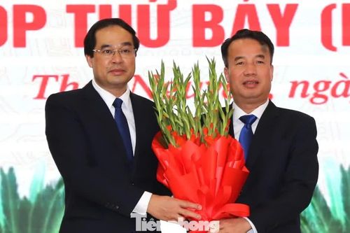 Ông Nguyễn Thế Mạnh được bầu giữ chức Chủ tịch UBND tỉnh Thái Nguyên