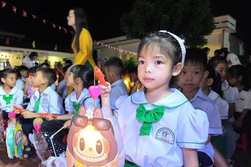Ấm áp đêm hội 'Trăng thu cho em' nơi đảo xa