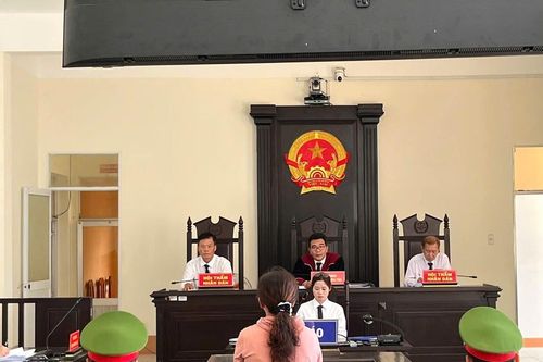 Cướp điện thoại để tìm lời giải cho cơn ghen