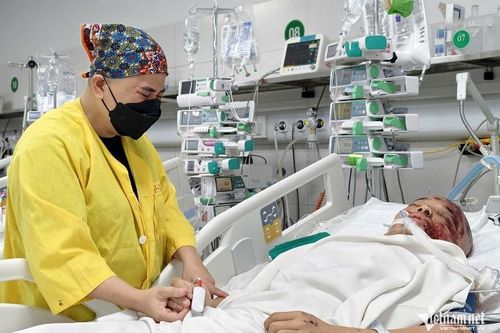 Con trai tai nạn nguy kịch, người mẹ đơn thân bật khóc cầu cứu