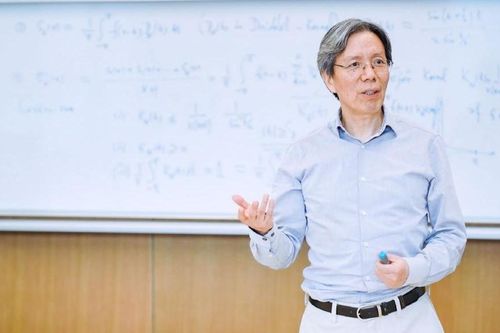 Nhà toán học trở thành giáo sư khi 29 tuổi về nước sau gần 40 năm ở Mỹ
