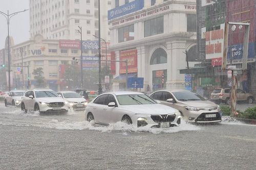 Điểm tên khu vực mưa lớn chiều tối 19/9, Vinh hứng mưa kỷ lục hơn 40 năm