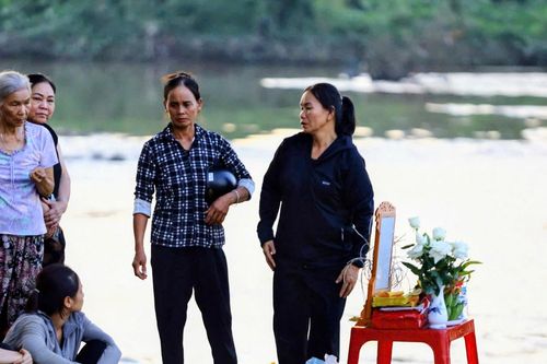 Nghi nữ sinh mất tích, lực lượng chức năng tìm kiếm dưới sông ở Thái Nguyên
