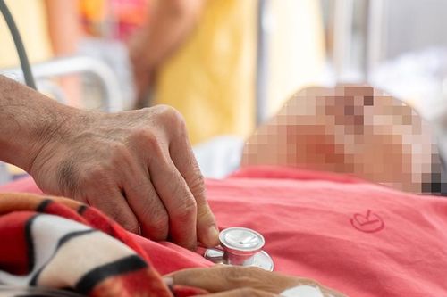 TPHCM: Tình trạng sức khỏe người phụ nữ bị cây đè trên đường An Dương Vương