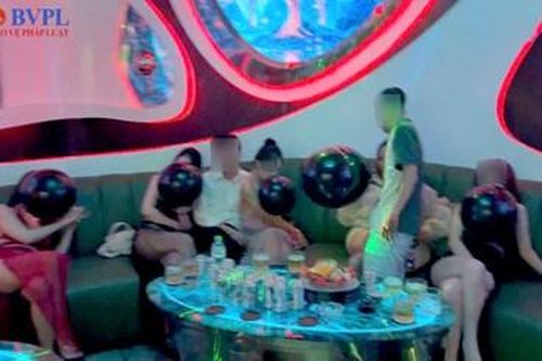 Bơm, bán bóng khí ngay trong phòng karaoke tại Đà Nẵng