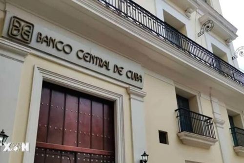 Cuba cải thiện hệ thống ngân hàng để mở rộng dịch vụ