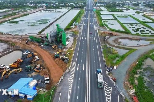 Cao tốc Cần Thơ-Cà Mau: Gỡ khó về nguồn cung vật liệu để đẩy nhanh thi công