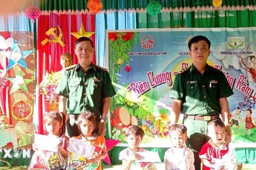 Ấm áp Trung Thu, thắp sáng ước mơ đến trường cho trẻ em vùng biên Tuyên Quang