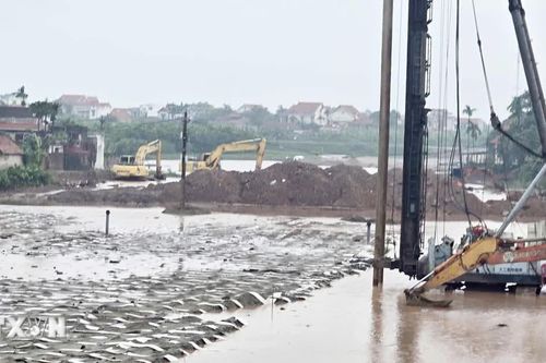 Mưa lớn làm chậm tiến độ nhiều công trình trọng điểm tại Hưng Yên