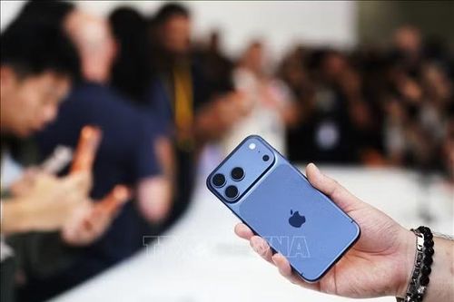 Apple tăng tốc cuộc đua AI trên smartphone