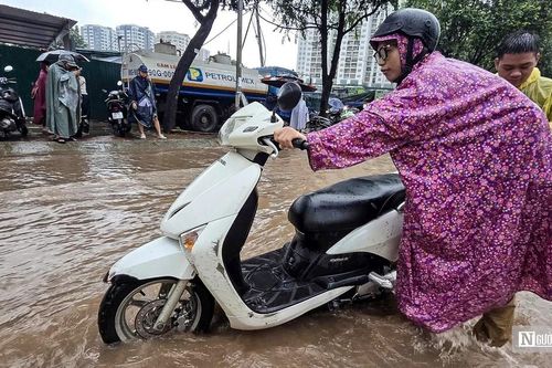 Những dấu hiệu trên da không nên bỏ qua khi lội nước ngập nhiều giờ