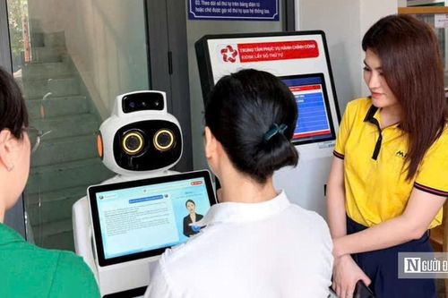 Robot AI trở thành 'trợ lý' tại trung tâm hành chính ở Lâm Đồng