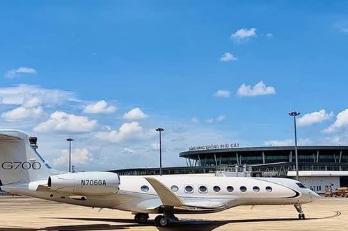 'Dinh thự bay' Gulfstream G700 hạ cánh Phù Cát, gợi mở dòng khách hạng sang cho Gia Lai