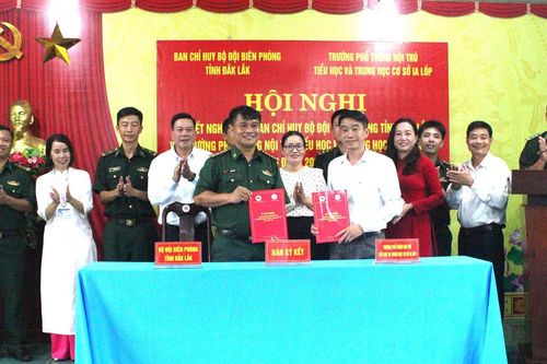BĐBP Đắk Lắk ký kết nghĩa với Trường Phổ thông nội trú tiểu học và trung học cơ sở Ia Lốp