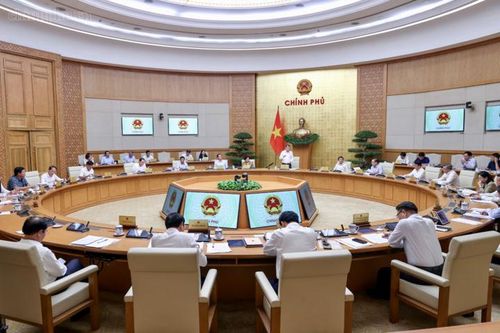 Khẩn trương hoàn thiện các dự án luật, khơi thông nguồn lực phát triển
