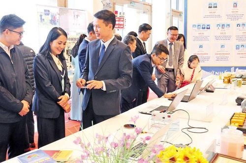 Khơi dậy tinh thần cống hiến cho quê hương