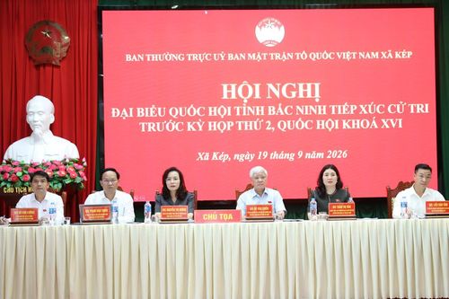 Đồng chí Đỗ Văn Chiến, Phó Chủ tịch Thường trực Quốc hội và các đại biểu tiếp xúc cử tri xã Kép