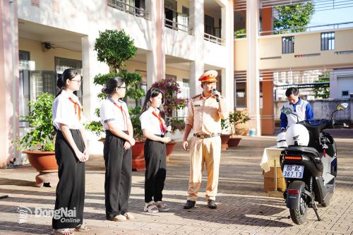 Chủ động xây dựng văn hóa giao thông từ nhà trường