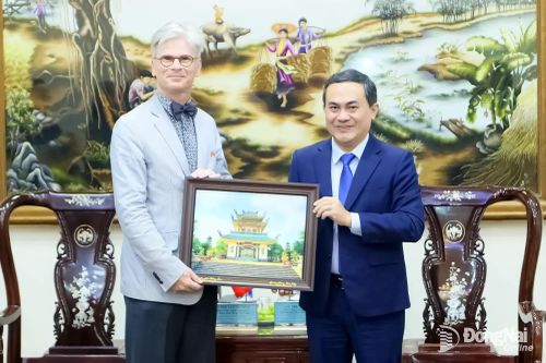 Tân Đại sứ Đặc mệnh Toàn quyền Vương quốc Bỉ tại Việt Nam Pieter Leenknegt thăm và làm việc với lãnh đạo thành phố Đồng Nai