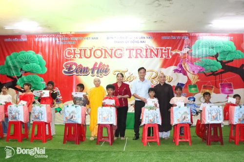 Ấm áp Trung thu ở vùng sâu Đak Nhau