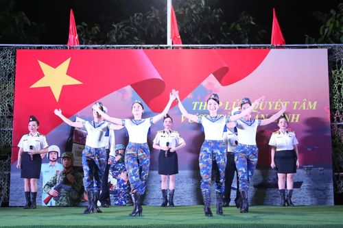 “Thắp lửa quyết tâm, vươn tầm bản lĩnh” trên thao trường Vùng 4