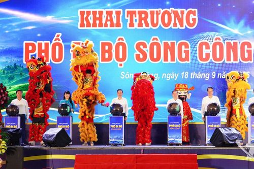 Khai trương Phố đi bộ Sông Công