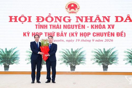Đồng chí Nguyễn Thế Mạnh được bầu giữ chức Chủ tịch UBND tỉnh Thái Nguyên