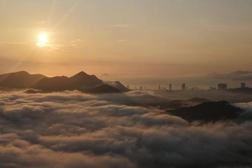 Săn mây Nha Trang, ngắm biển mây hiếm có giữa phố biển