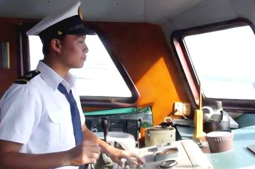 Ninh Bình: Hạn chế giao thông đường thủy trên sông Đáy để tổ chức thi thuyền trưởng