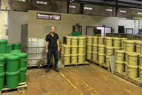 Khởi tố Phó Tổng Giám đốc công ty sản xuất dầu nhờn giả