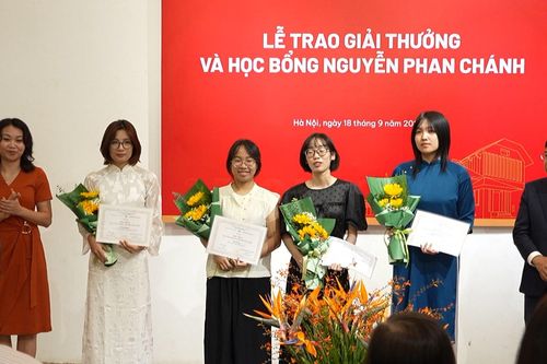Tiếp lửa nghệ thuật tranh lụa
