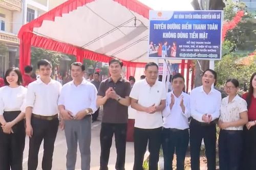 Ra mắt 'Tuyến đường không dùng tiền mặt tại xã Phúc Lộc'