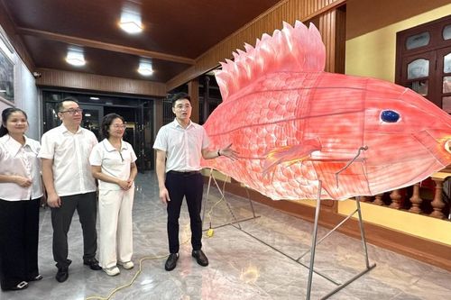 Phường Thục Phán kiểm tra công tác chế tác mô hình đèn Trung thu cỡ lớn