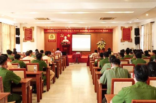 Công an Khánh Hòa nâng cao nhận thức về phòng, chống tác hại của thuốc lá cho cán bộ, chiến sĩ