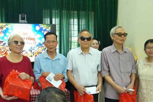 Ấm áp Trung thu cùng người khiếm thị Thanh Xuân