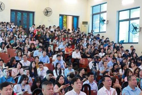 AI trong giáo dục phổ thông: Từ sử dụng công cụ đến phát triển năng lực