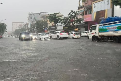 Vì sao mưa trong ngày 19/9 ở Vinh đạt kỷ lục trong vòng 40 năm qua?