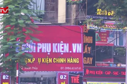 Cảnh báo nguy cơ cháy nổ từ biển hiệu quảng cáo